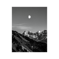 Wandbild Mond über den Alpen Schwarz Weiss 2