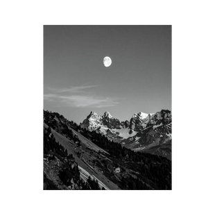 Wandbild Mond über den Alpen Schwarz Weiss 2